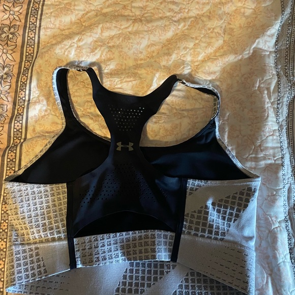 Under Armour Grey Bra. - Picture 4 of 5